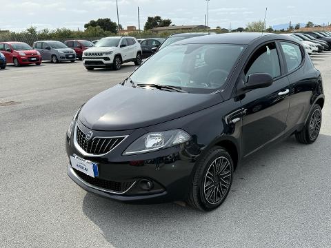 Lancia Ypsilon 1.0 FIREFLY 70 CV HYBRID GOLD 1234KM!! Elettrica / Benzina