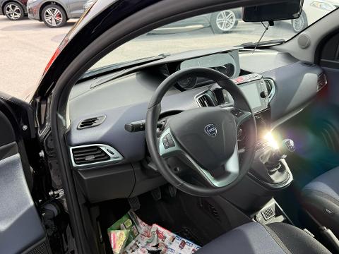 Lancia Ypsilon 1.0 FIREFLY 70 CV HYBRID GOLD 1234KM!! Elettrica / Benzina