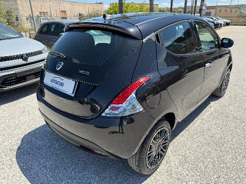 Lancia Ypsilon 1.0 FIREFLY 70 CV HYBRID SILVER 1400 KM!! Elettrica / Benzina
