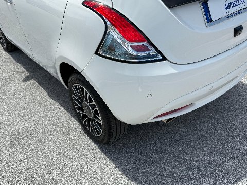 Lancia Ypsilon 1.0 FIREFLY 70 CV HYBRID PLATINO 2800 KM!!! Elettrica / Benzina