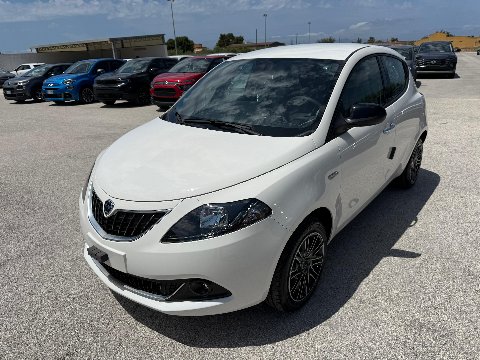 Lancia Ypsilon 1.0 FIREFLY 70 CV HYBRID GOLD KM0 Elettrica / Benzina