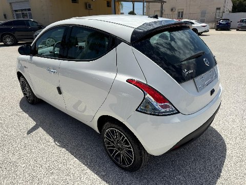 Lancia Ypsilon 1.0 FIREFLY 70 CV HYBRID GOLD KM0 Elettrica / Benzina