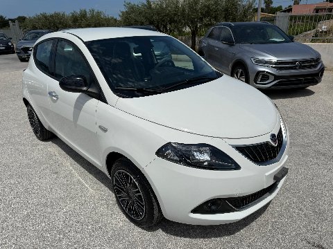 Lancia Ypsilon 1.0 FIREFLY 70 CV HYBRID GOLD KM0 Elettrica / Benzina
