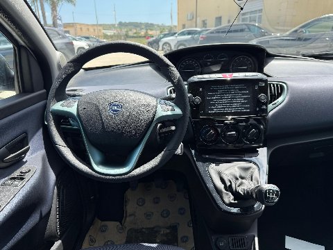 Lancia Ypsilon 1.0 FIREFLY 70 CV HYBRID GOLD KM0 Elettrica / Benzina