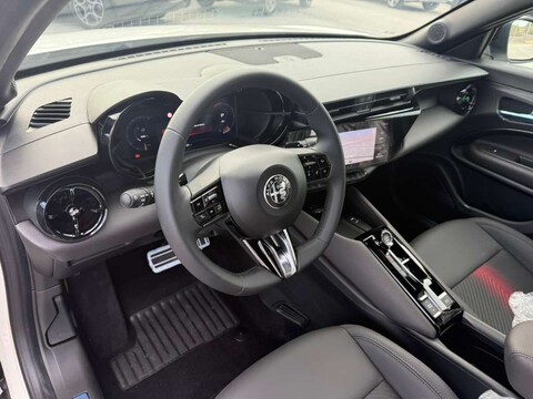 Alfa Romeo Junior 1.2 HYBRID 145 CV EDCT6 SPECIALE MY25 B-COLOR Elettrica / Benzina