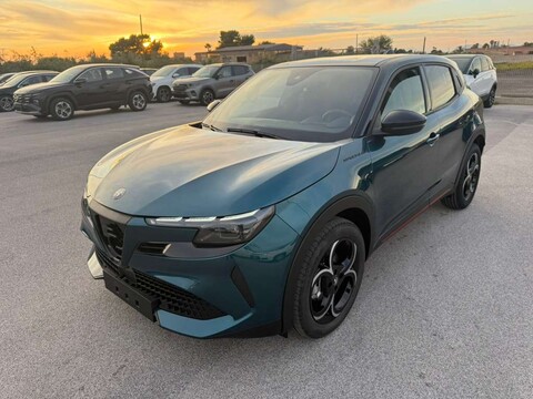 Alfa Romeo Junior 1.2 HYBRID 145 CV EDCT6 SPECIALE MY25 B-COLOR Elettrica / Benzina