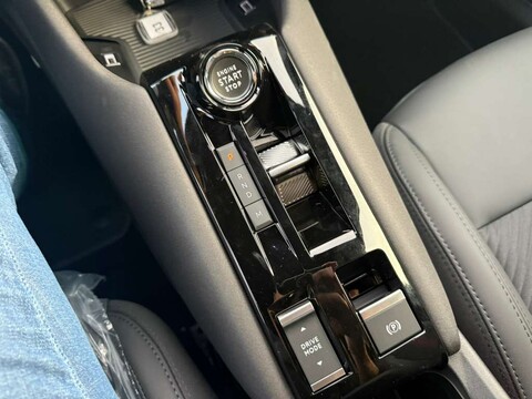 Alfa Romeo Junior 1.2 HYBRID 145 CV EDCT6 SPECIALE MY25 B-COLOR Elettrica / Benzina