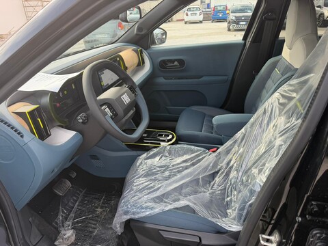 Fiat Grande Panda 1.2 HYBRID 110 CV EDCT LA PRIMA KM0 MY25 Elettrica / Benzina