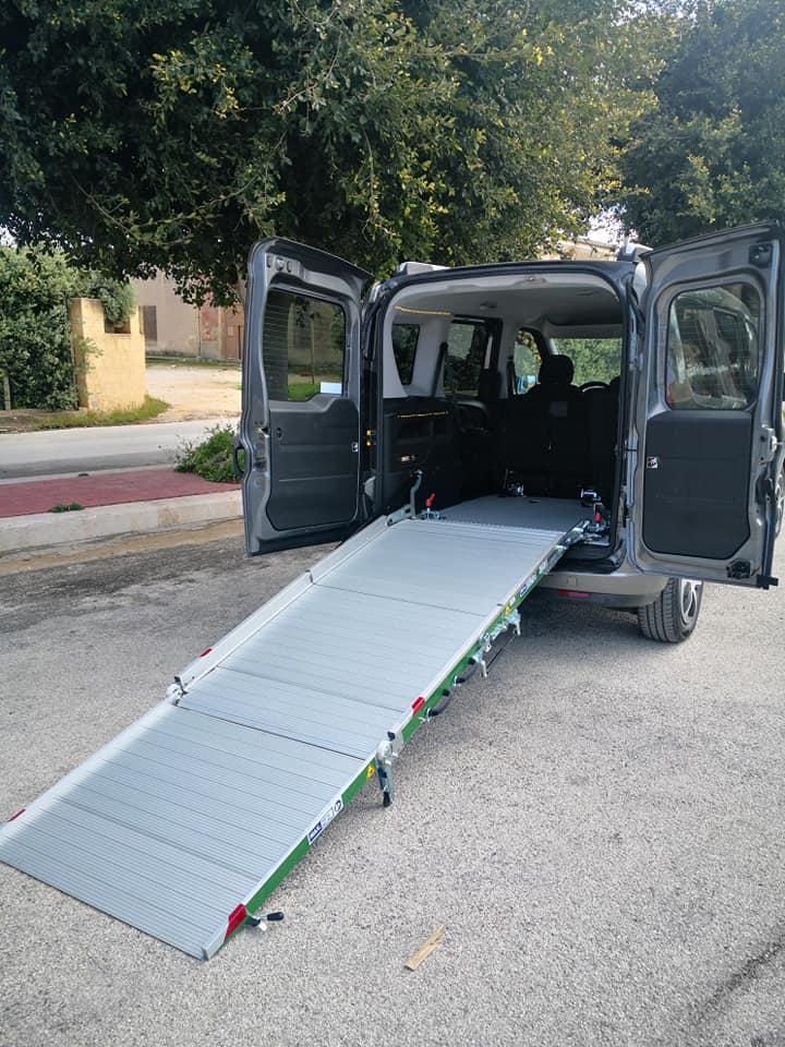 Allestimento (rampa pieghevole)