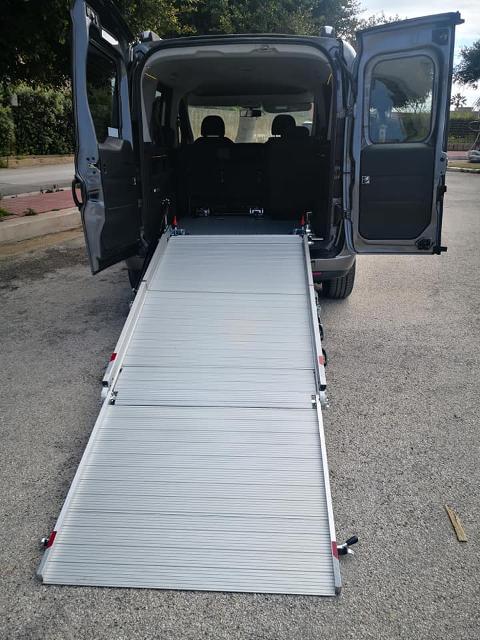 Allestimento (rampa pieghevole)