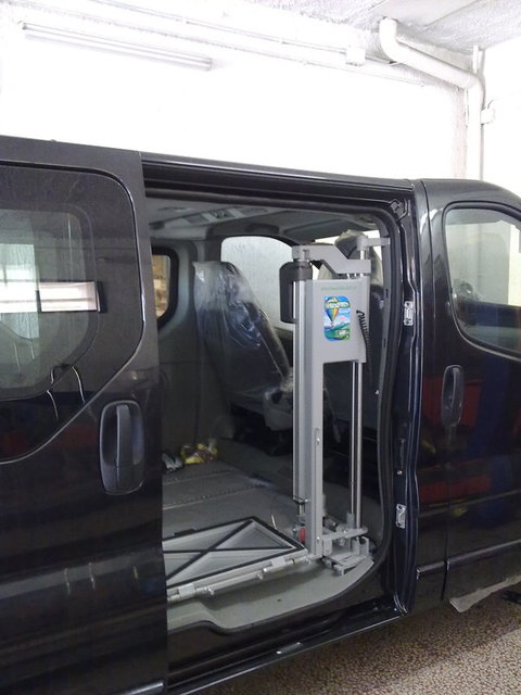 Allestimento pedana laterale HelpV