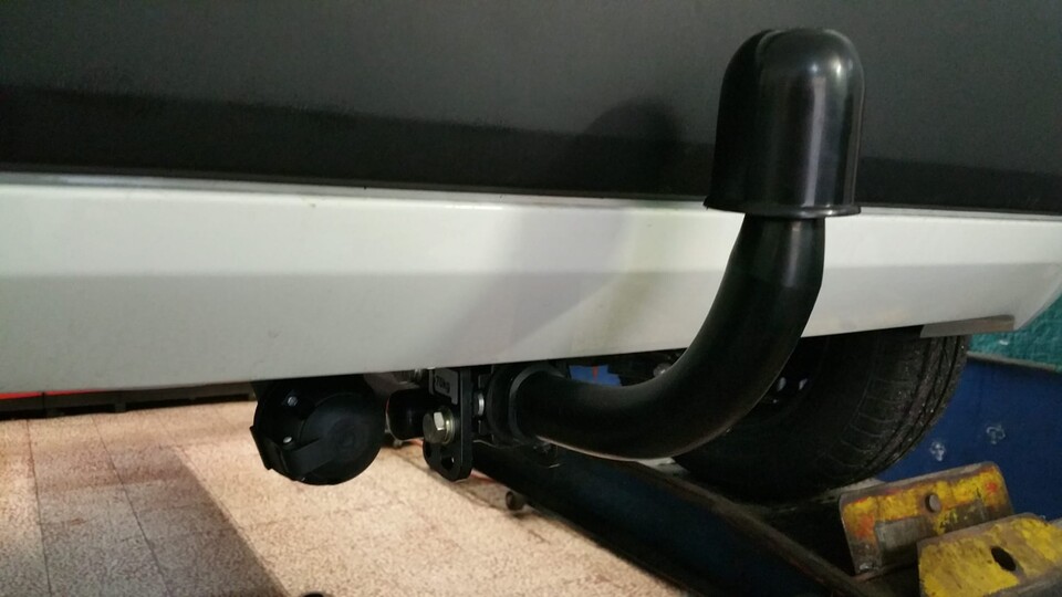 Installazione Ganci di traino