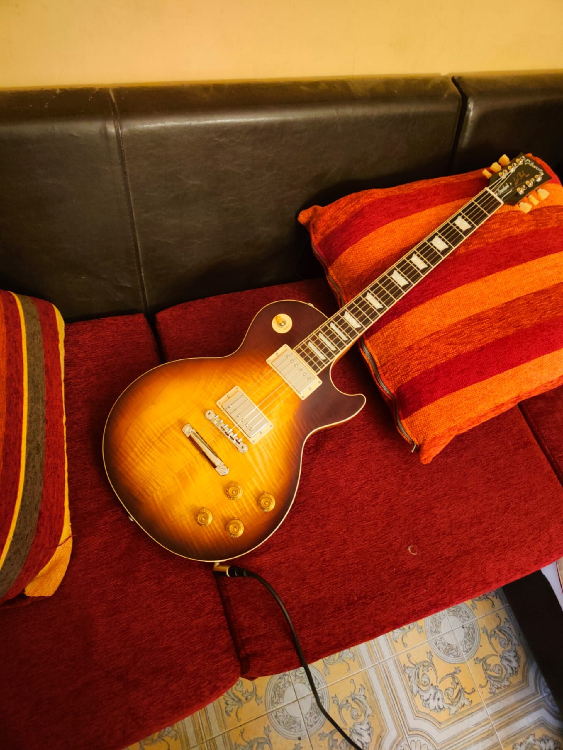 Occasione Usato Pari al nuovo Gibson Les Paul Standard 50s Faded Tobacco Burst GIBSON 50s