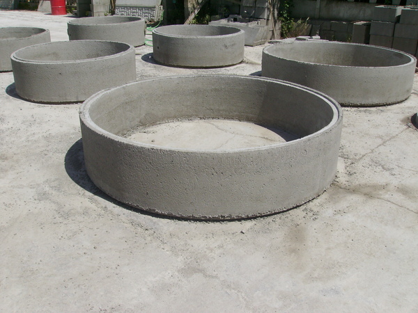 Anelli in cemento per pozzi e fosse imhoff Manufatti in Cemento Fortunato