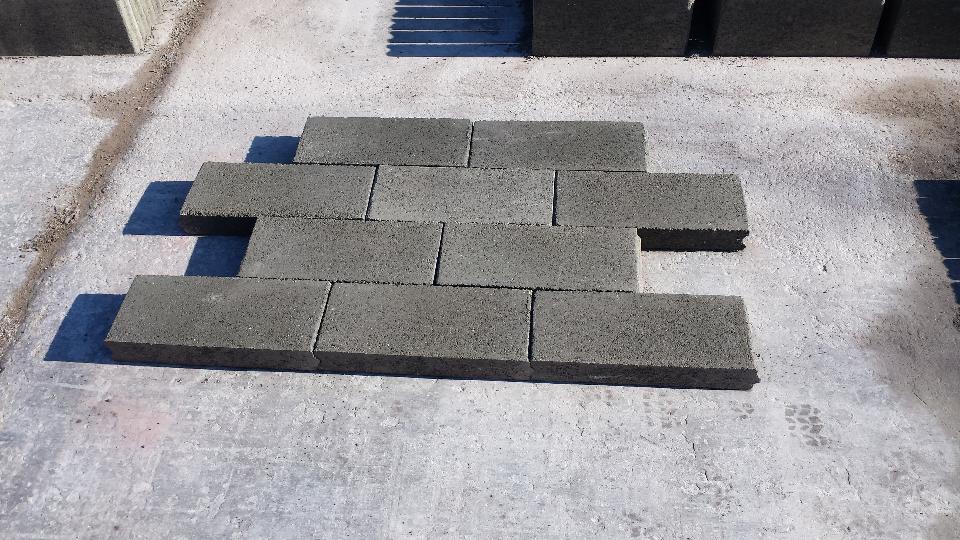 Pavimenti in cemento vibrati Manufatti in Cemento Fortunato