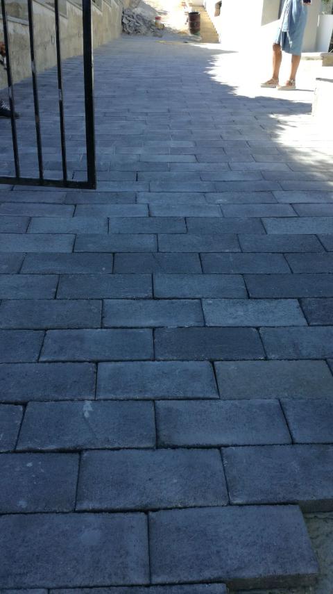 Pavimenti in cemento vibrati Manufatti in Cemento Fortunato