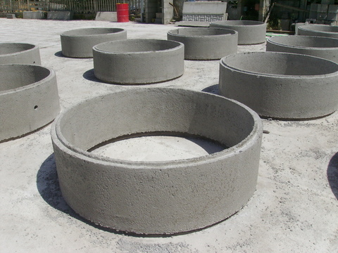 Tubi in cemento rotocompressi Manufatti in Cemento Fortunato