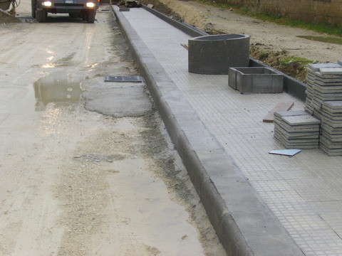 Ciglioni, cordoli e canalette  in cemento Manufatti in Cemento Fortunato
