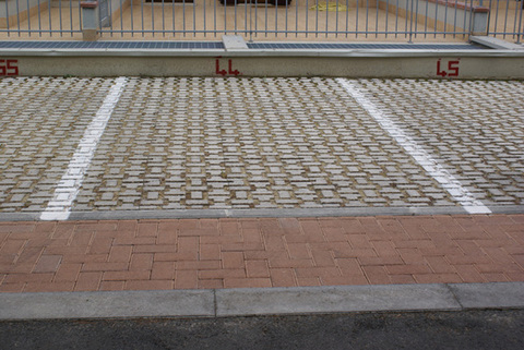 Grigliato in cemento vibropressato 50x50 Manufatti in Cemento Fortunato
