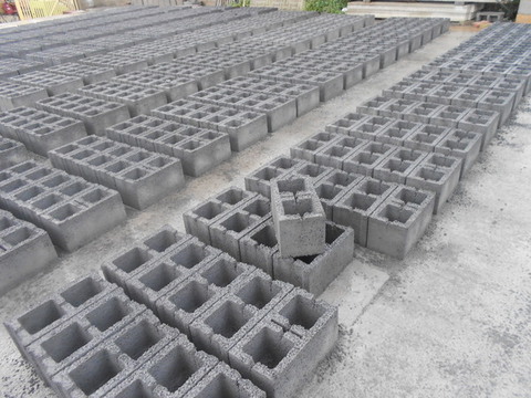 Blocchi in cemento Manufatti in cemento Fortunato 20x20x40