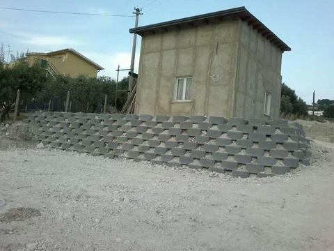 Blocchi in Cemento per muri a secco e per mantenimento scarpate  Manufatti in Cemento Fortunato