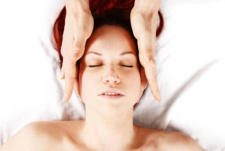 RITUALE DI MASSAGGIO VISO ORIENTALE METODO INNOVATIVO ANTIGRAVITAZIONALE LIFTING SUGARY ESSENTIALS