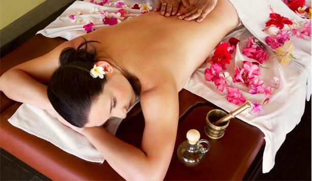 RITUALE DI MASSAGGIO CORPO ORIENTALE METODO INNOVATIVO ANTIGRAVITAZIONALE RITUAL BODY SUGARY ESSENTI