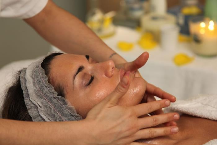 RITUALE DI MASSAGGIO ORIENTALE "Lifting Sugar Essentials"
