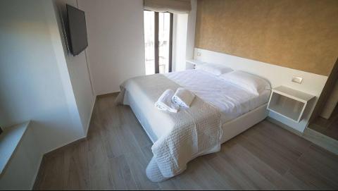 MOBILI, ARREDAMENTO, CAMERE PER ALBERGO COLOMBINI GOLF