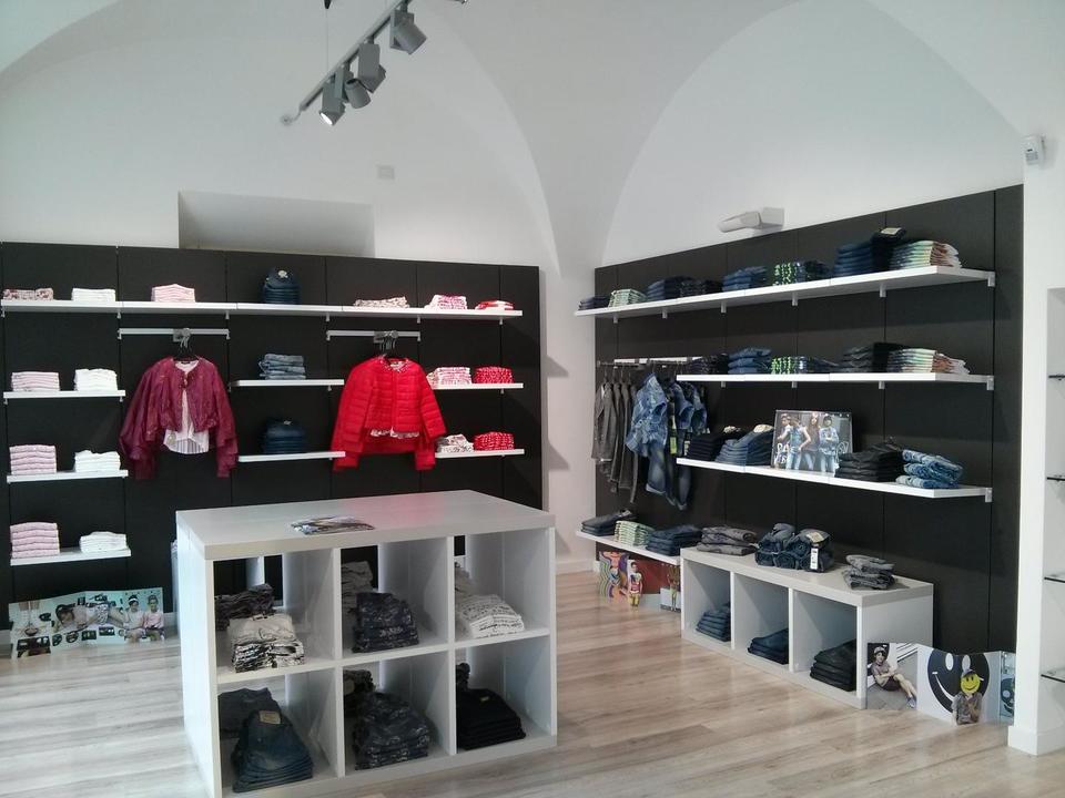 UNITED COLORS OF BENETTON 012 Giarre