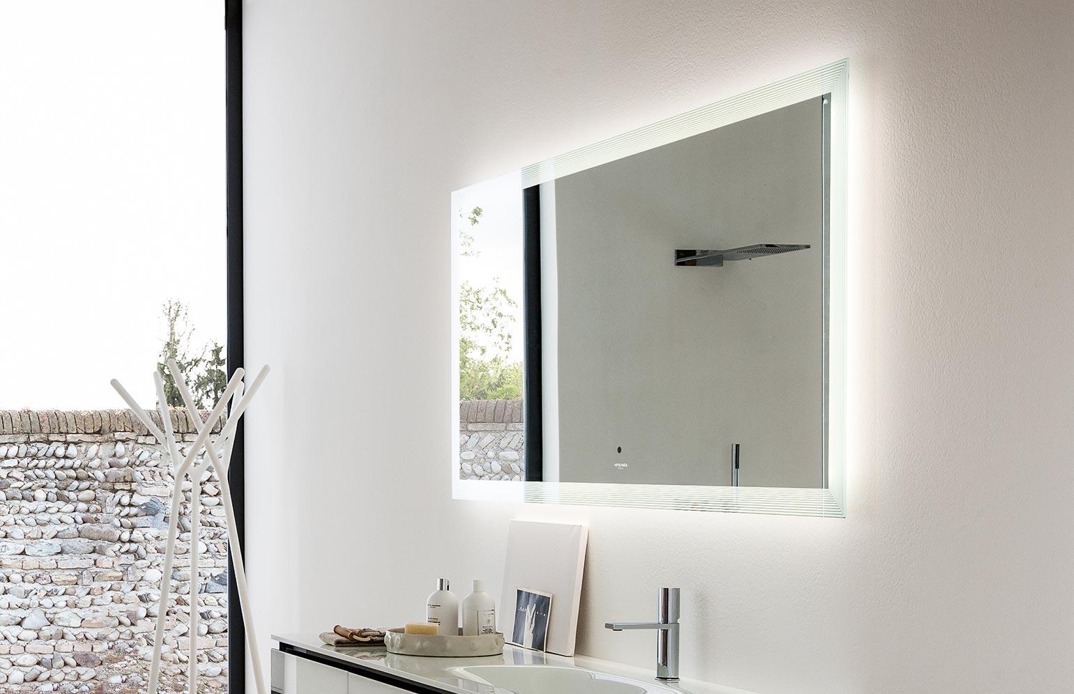 ARTELINEA illuminazione e accessori. Specchi originali con e senza illumnazione led incorporata ARTELINEA + SKIN