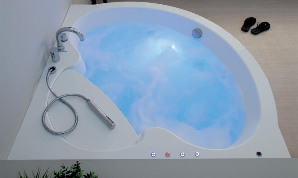 COLACRIL vasche da bagno di design, vasche con cascata e minipiscine  Colacril Arredo bagno
