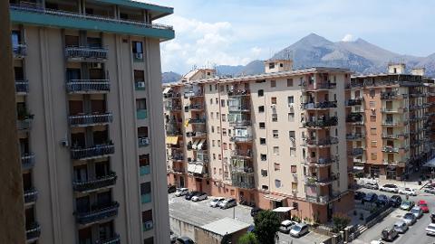 Appartamento in Vendita a Palermo Regione Siciliana / MOTEL