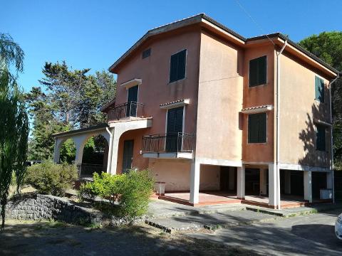 Villa in Vendita a Monreale collina (Palermo)