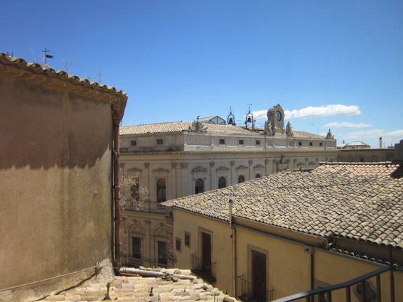 Appartamento in Affitto a Caltagirone (Catania)