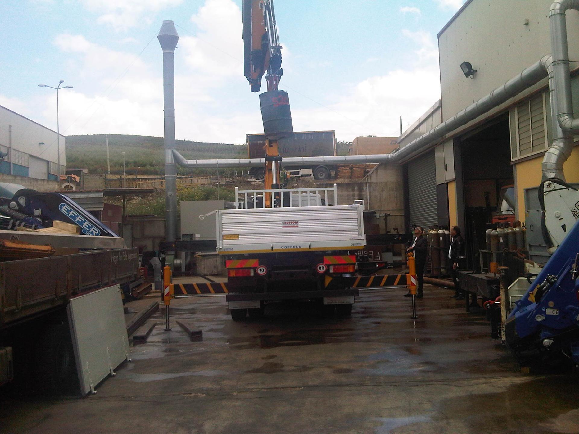 IVECO 180 COMPLETO DI GRU EFFER 225 E CASSONE RIBALTABILE TRILATERALE - SICILIA