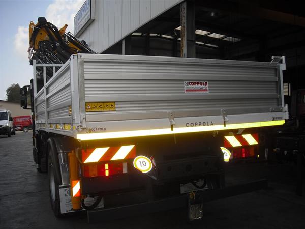 AUTOCARRO/CAMION IVECO 180-30 CON CASSONE RIBALTABILE TRILATERALE GRU EFFER 255/5S+3S IVECO 180-30
