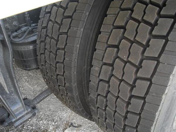 AUTOCARRO/CAMION IVECO 240.38 RIMESSO COMPLETO DI ATTREZZATURA SCARRABILE GRU HIAB MODELLO 125/4S IVECO 240.38