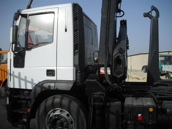 AUTOCARRO/CAMION IVECO 240.38 RIMESSO COMPLETO DI ATTREZZATURA SCARRABILE GRU HIAB MODELLO 125/4S IVECO 240.38