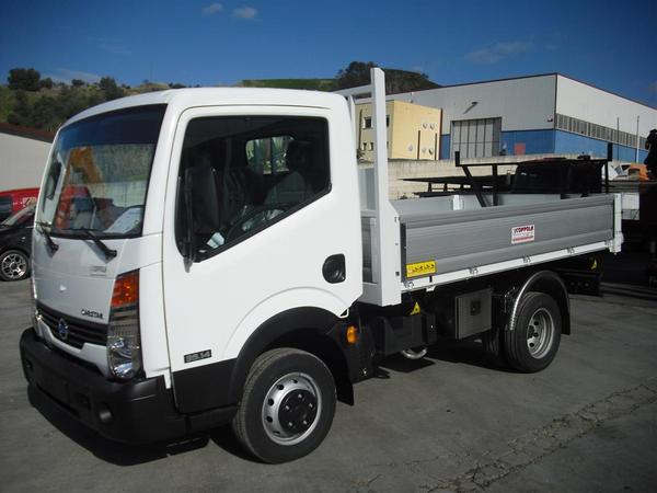 AUTOCARRO/CAMION NISSAN CABSTAR 150 E CASSONE RIBALTABILE TRILATERALE NISSAN CABSTAR 150