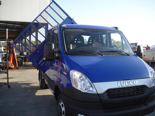 AUTOCARRO IVECO DAILY 35C18 COMPLETO DI CASSONE RIBALTABILE TRILATERALE - SICILIA