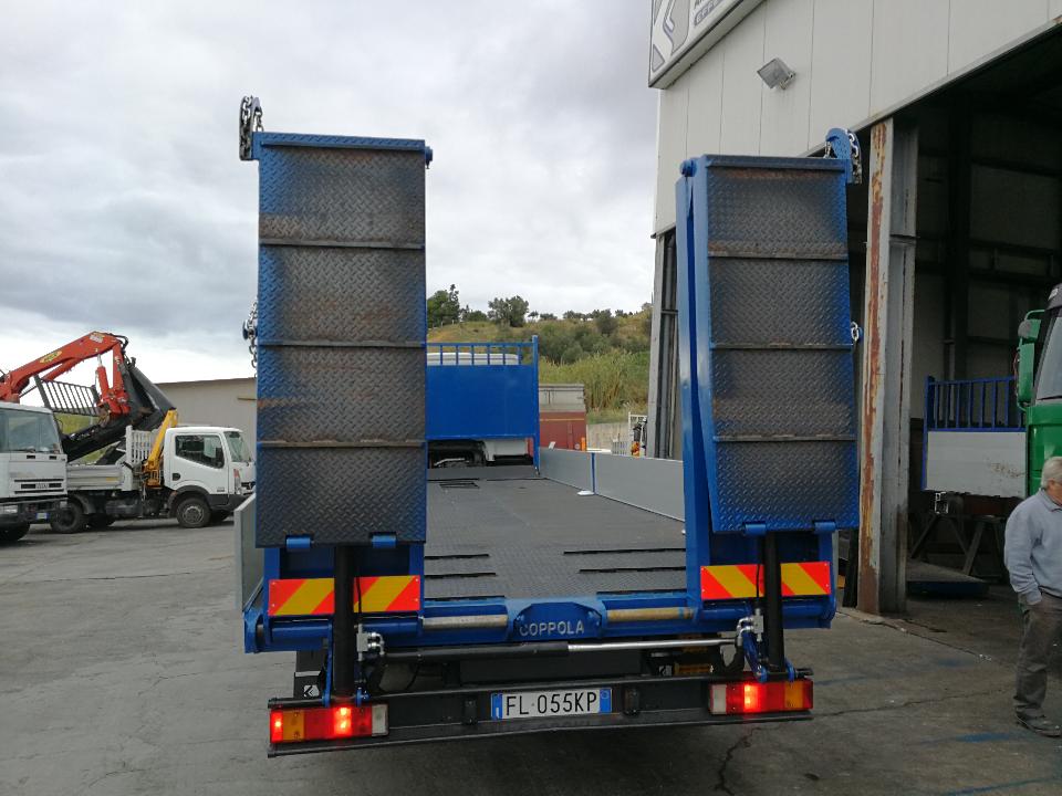 PIANALE CON RAMPE DI CARICO IDRAULICHE COPPOLA