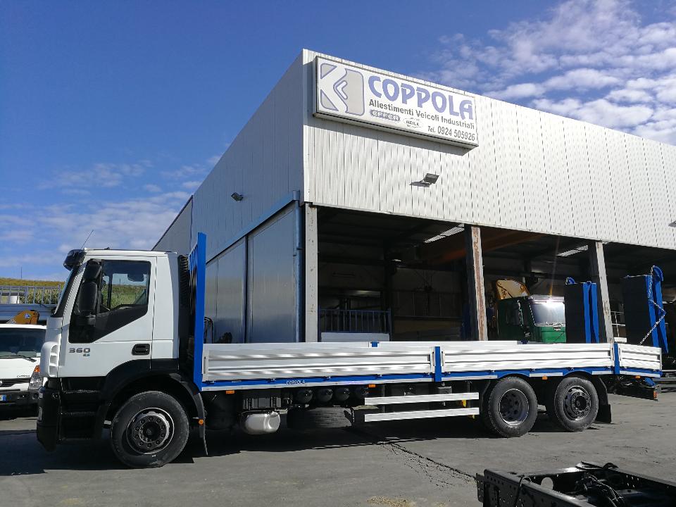 PIANALE CON RAMPE DI CARICO IDRAULICHE COPPOLA