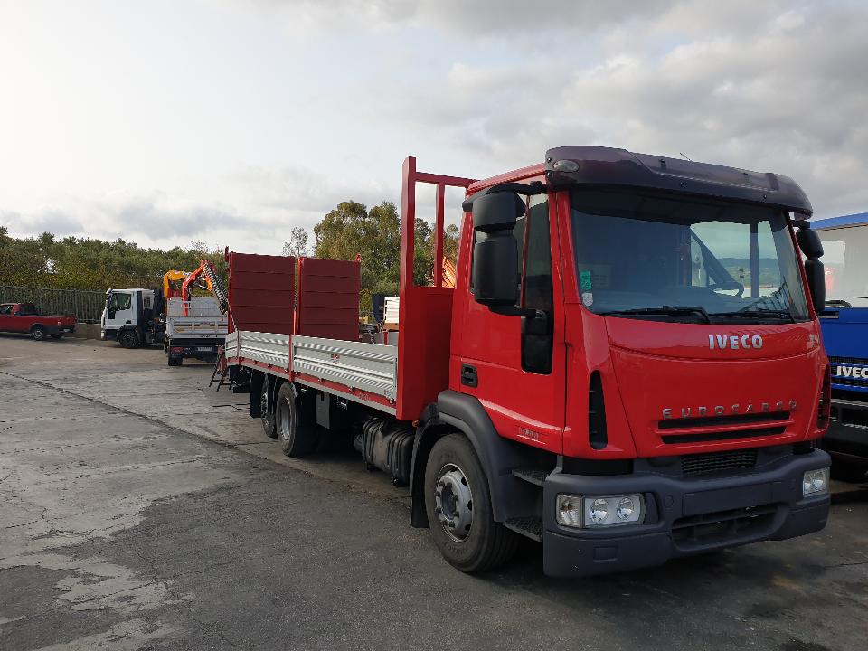 IVECO 150.28 PIANALE CON RAMPE DI CARICO IDRAULICHE PER TRASPORTO MACCHINE OPERATRICI - SICILIA