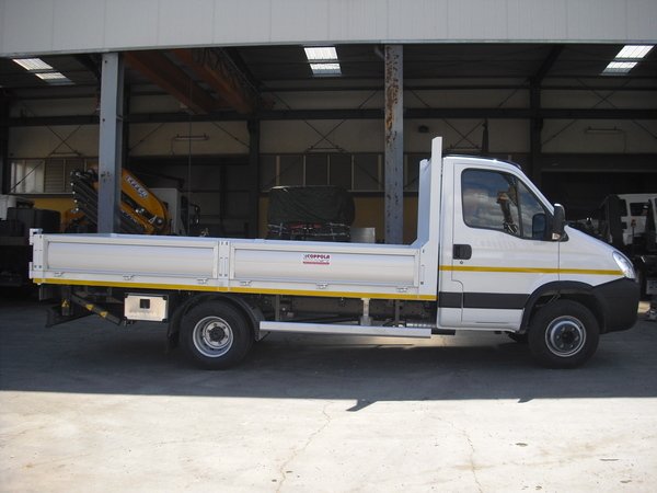 CASSONE FISSO RINFORZATO CON PIEDI STABILIZZATORI POSTERIORI PER CARICO MACCHINE OPERATRICI