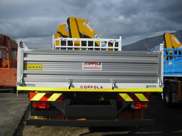 AUTOCARRO/CAMION IVECO 100E22K CASSONE RIBALTABILE TRILATERALE GRU EFFER 100/3S+JIB2S RADIOCOMANDO IVECO 100 E 22
