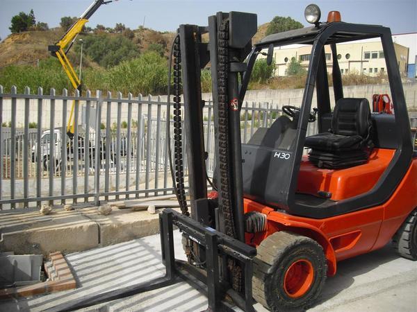 CARRELLO ELEVATORE MARCA LINDE 30 Q.LI