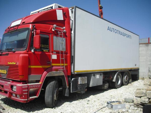 AUTOCARRO/CAMION IVECO FIAT 190-36 CON CASSONE FRIGORIFERO IVECO 190-36