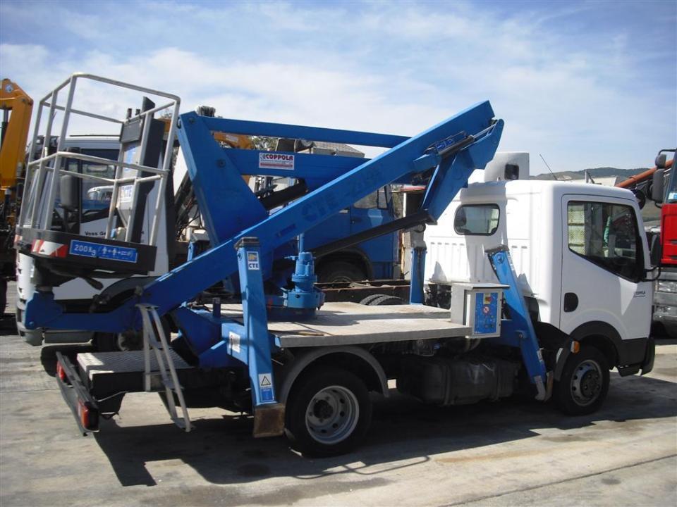 AUTOCARRO/CAMION NISSAN CABSTAR PIATTAFORMA AEREA (CESTELLO CTE) ALTEZZA MT 15
