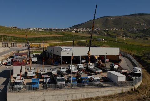 MONTAGGIO GRU MARINE SU BARCHE - SICILIA